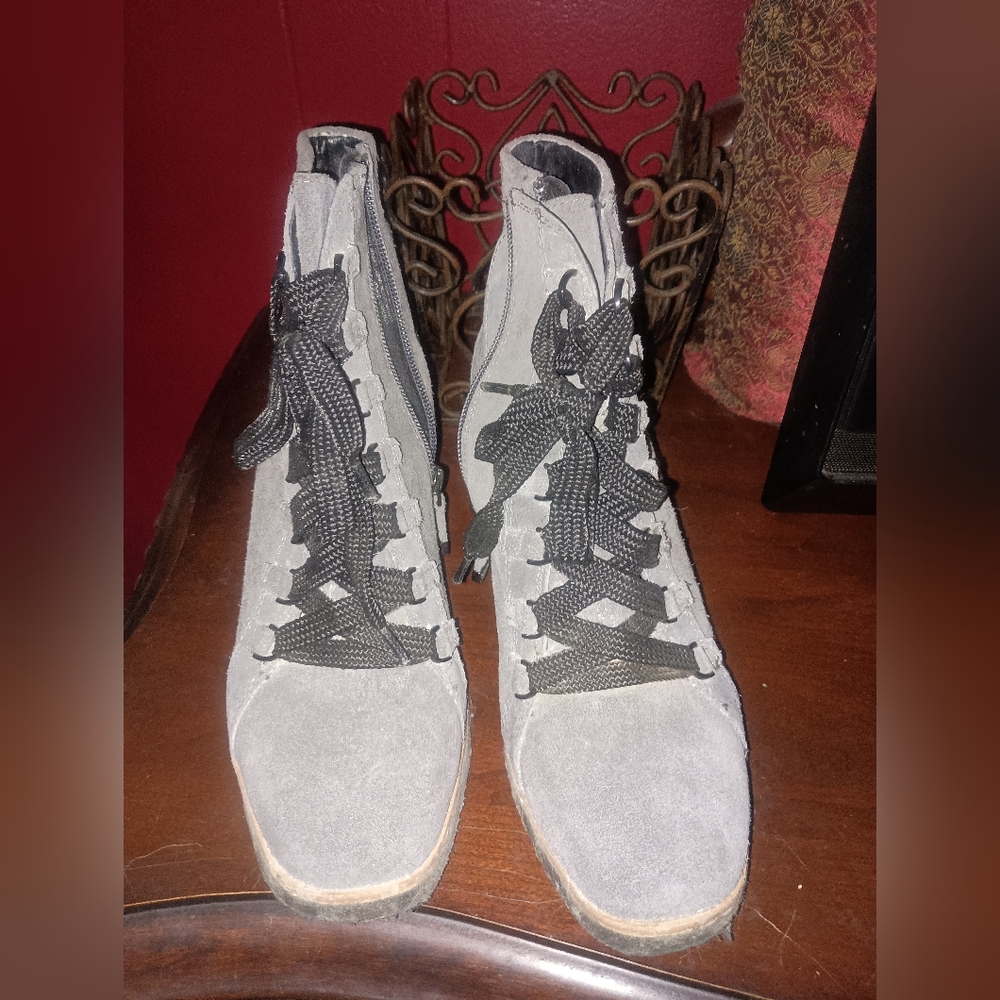 Earth Gray Lace Up Women's Boots